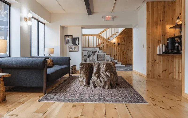 Bluebird Hunter Lodge