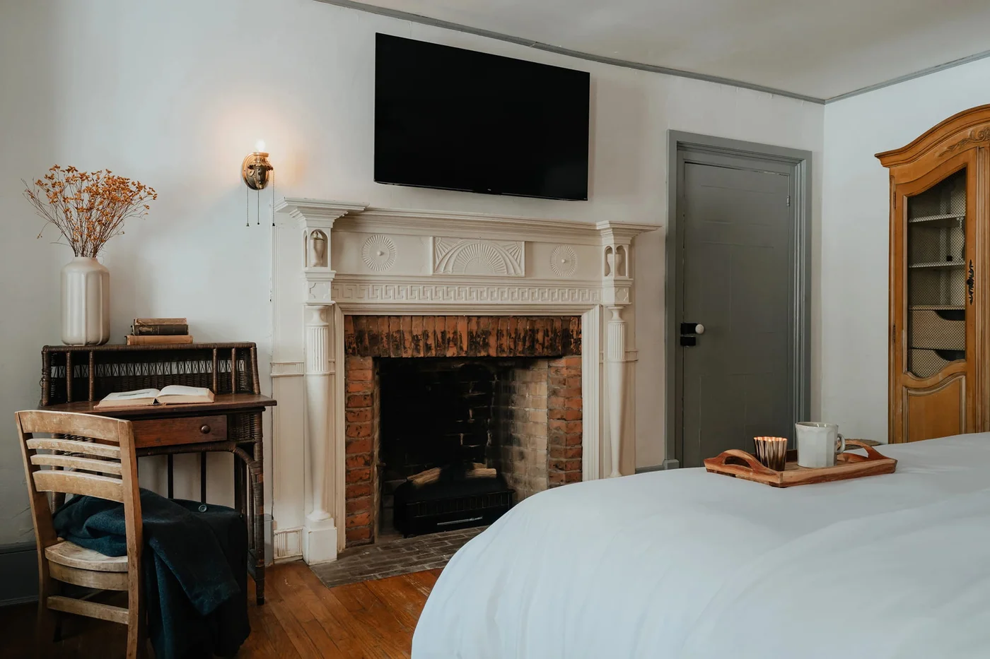 Book Village Inn & Bar - Image 2