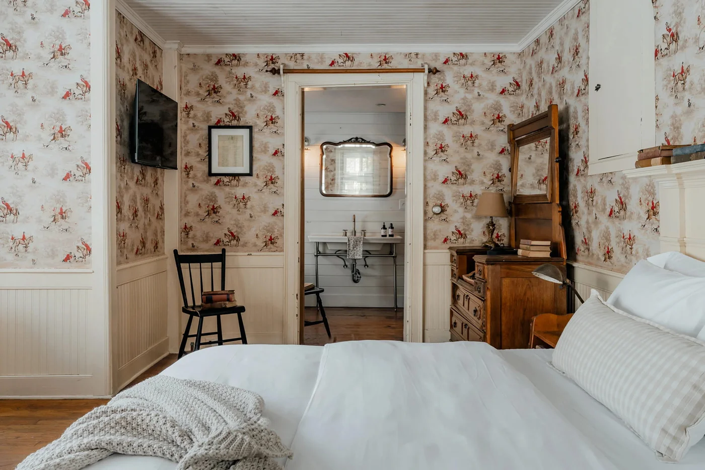 Book Village Inn & Bar - Image 3