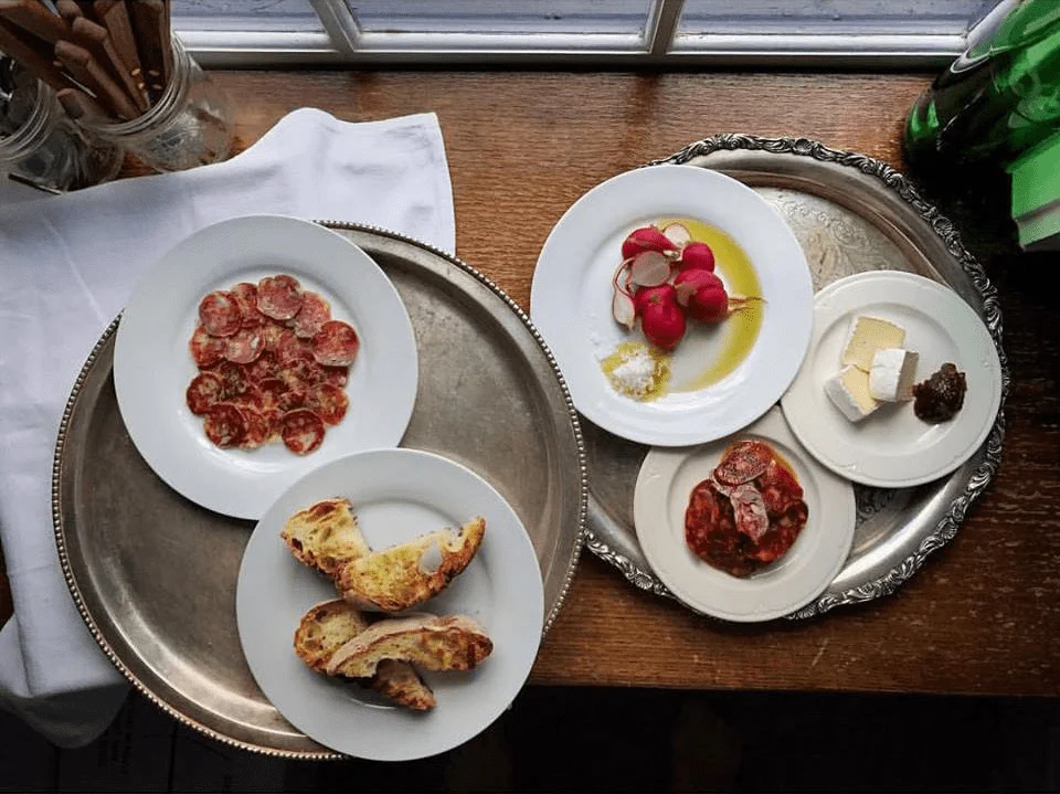 Canoe Hill - Image 3