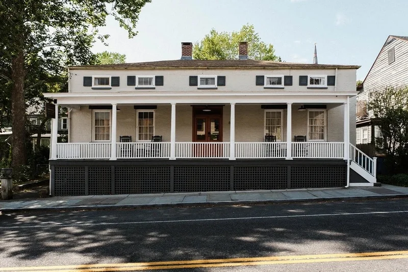 Kingston Carriage House