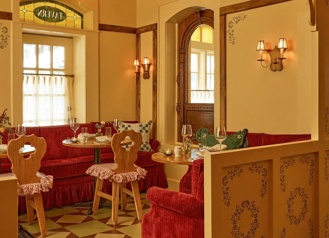 The Feathers Tavern - Image 2