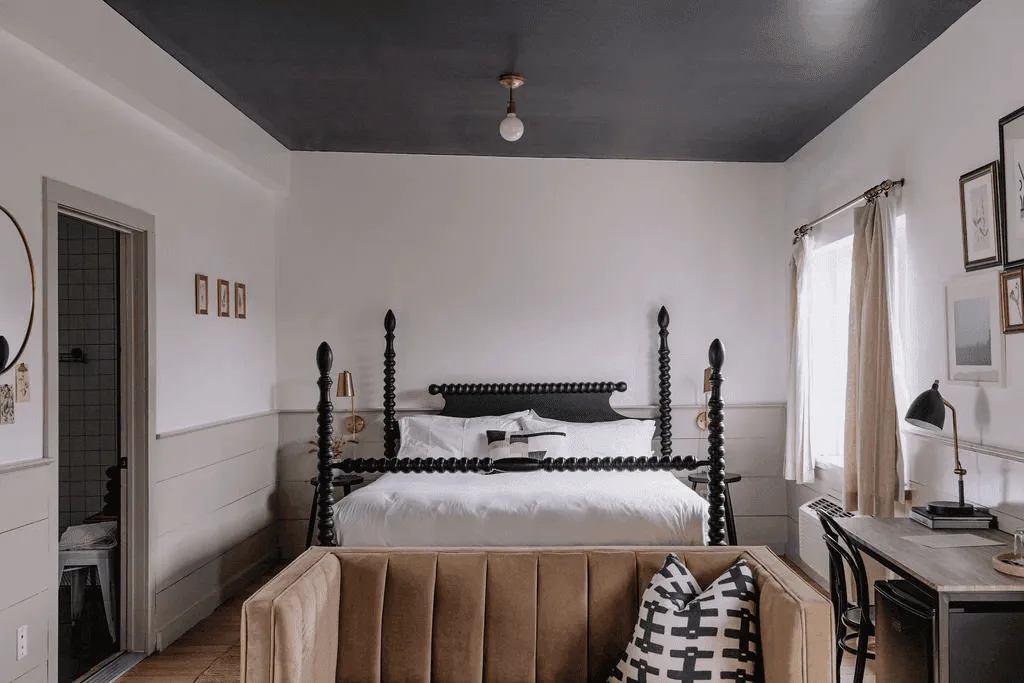 The Greenhouses - Image 2